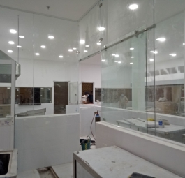 Vách Kính Cường Lực 02
